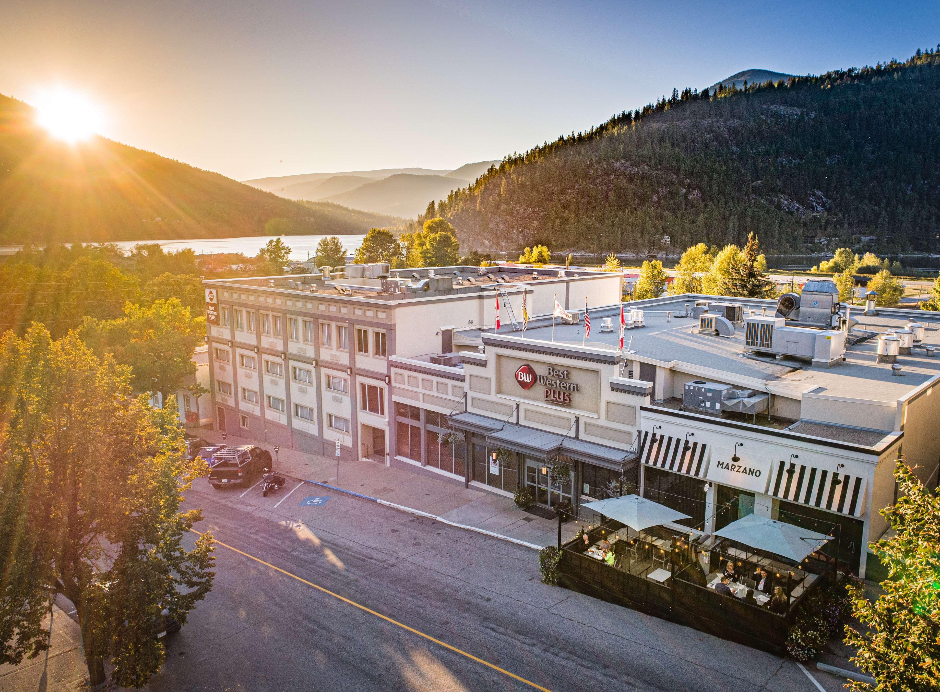 Best Western Plus Baker Street Inn Nelson Exterior photo